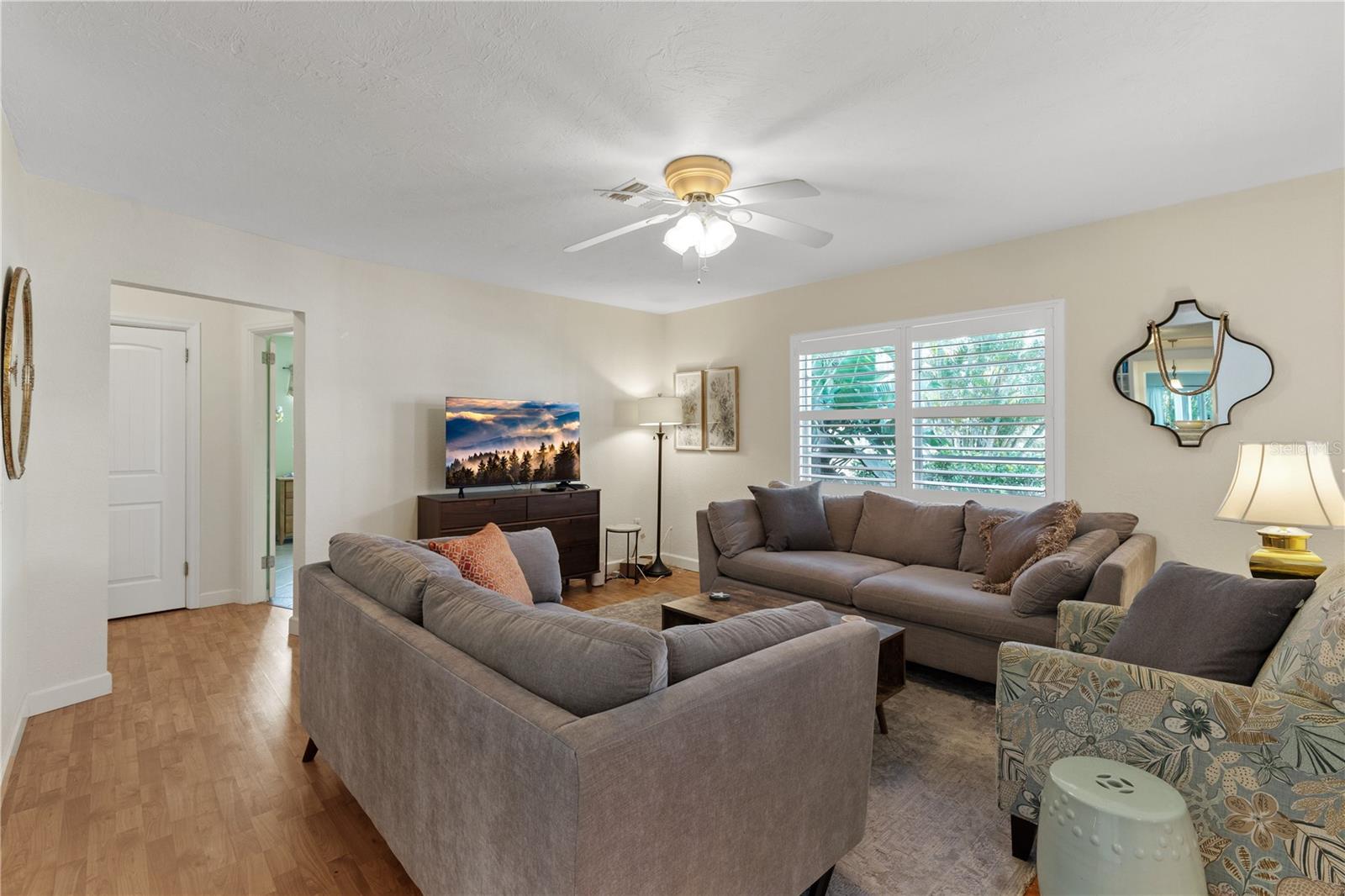 7860 HOLIDAY DR — photo 30