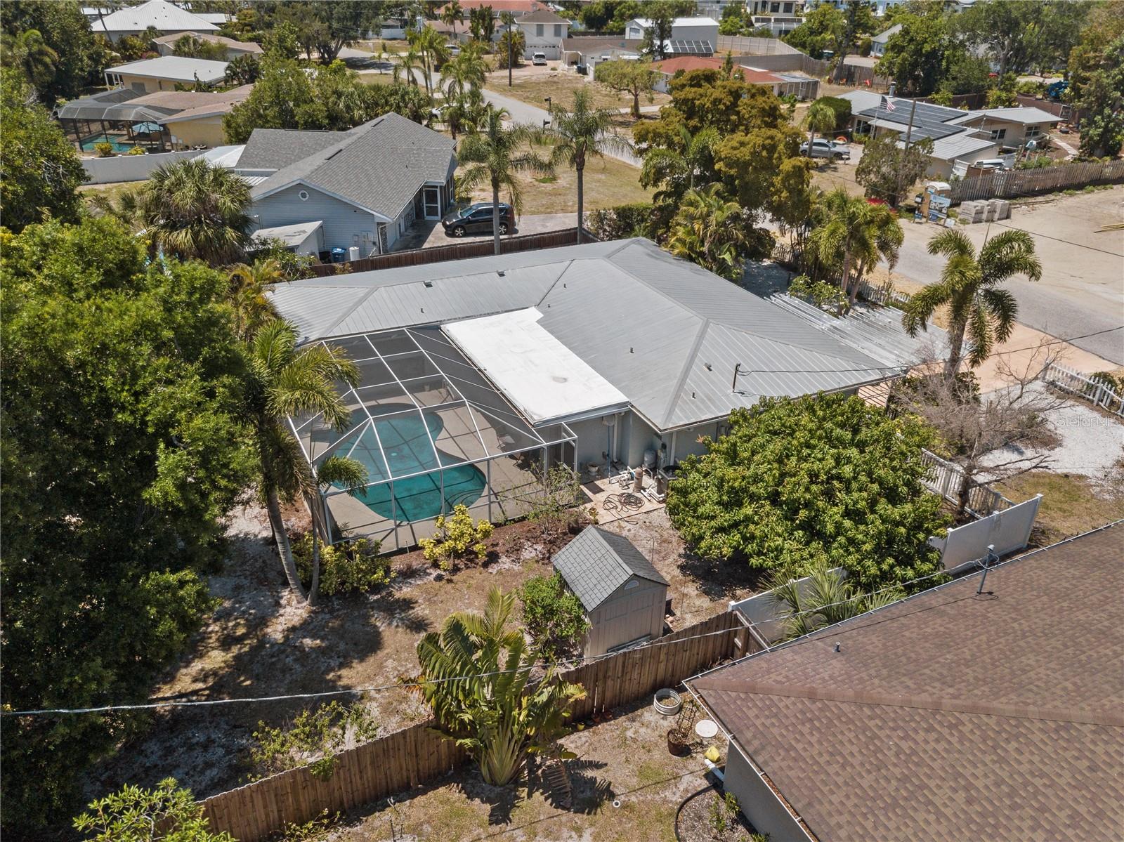 7860 HOLIDAY DR — photo 5