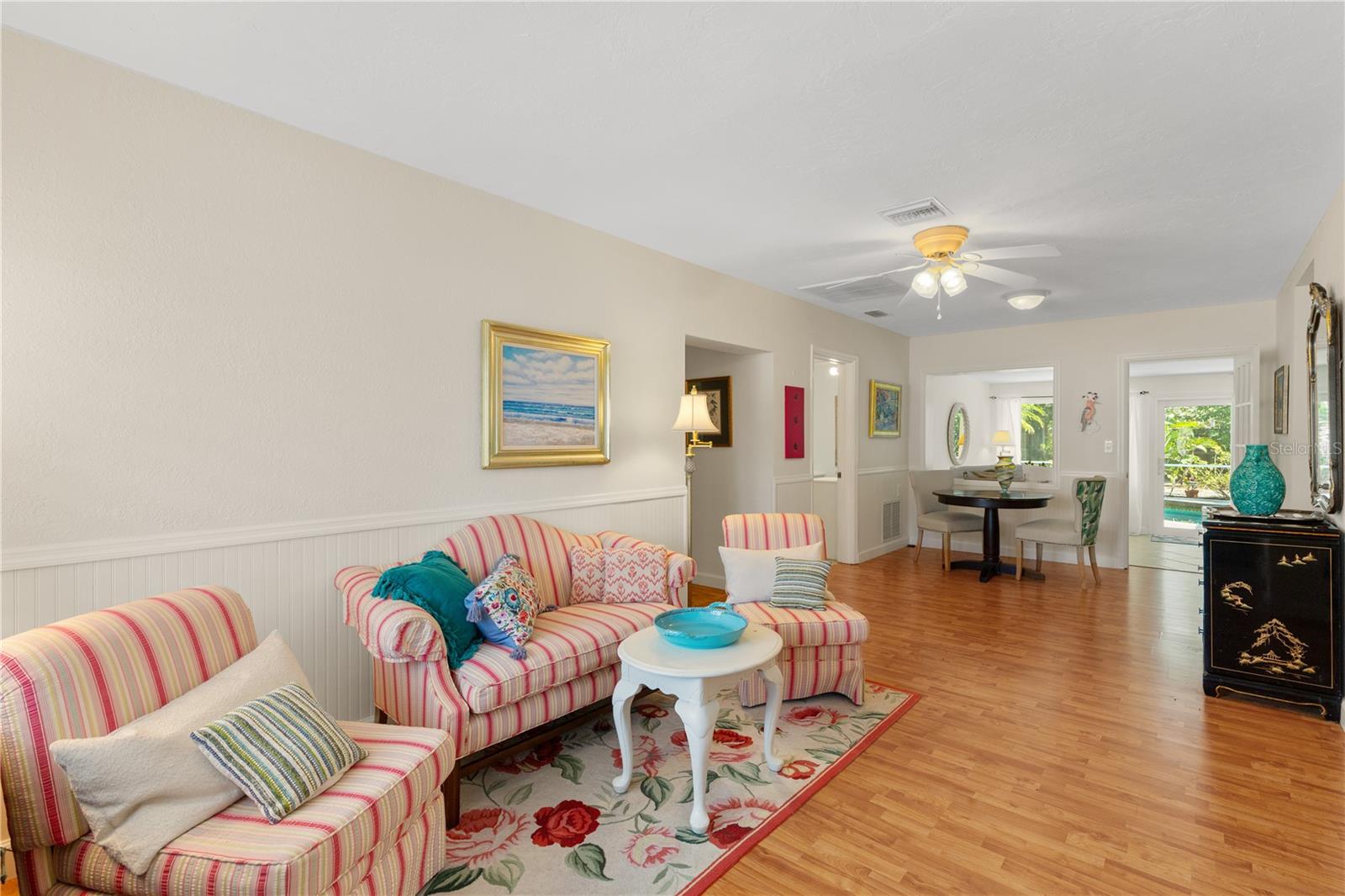 7860 HOLIDAY DR — photo 17