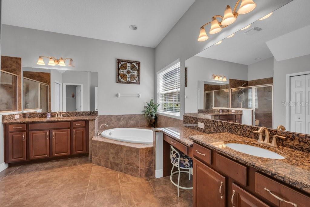 15409 STARLING CROSSING DR — photo 18