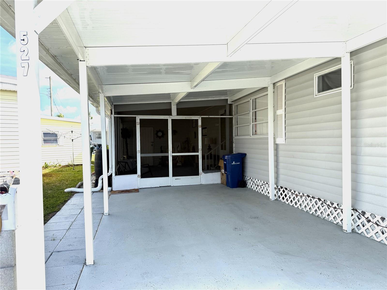 527 BLACKBURN BLVD — photo 2
