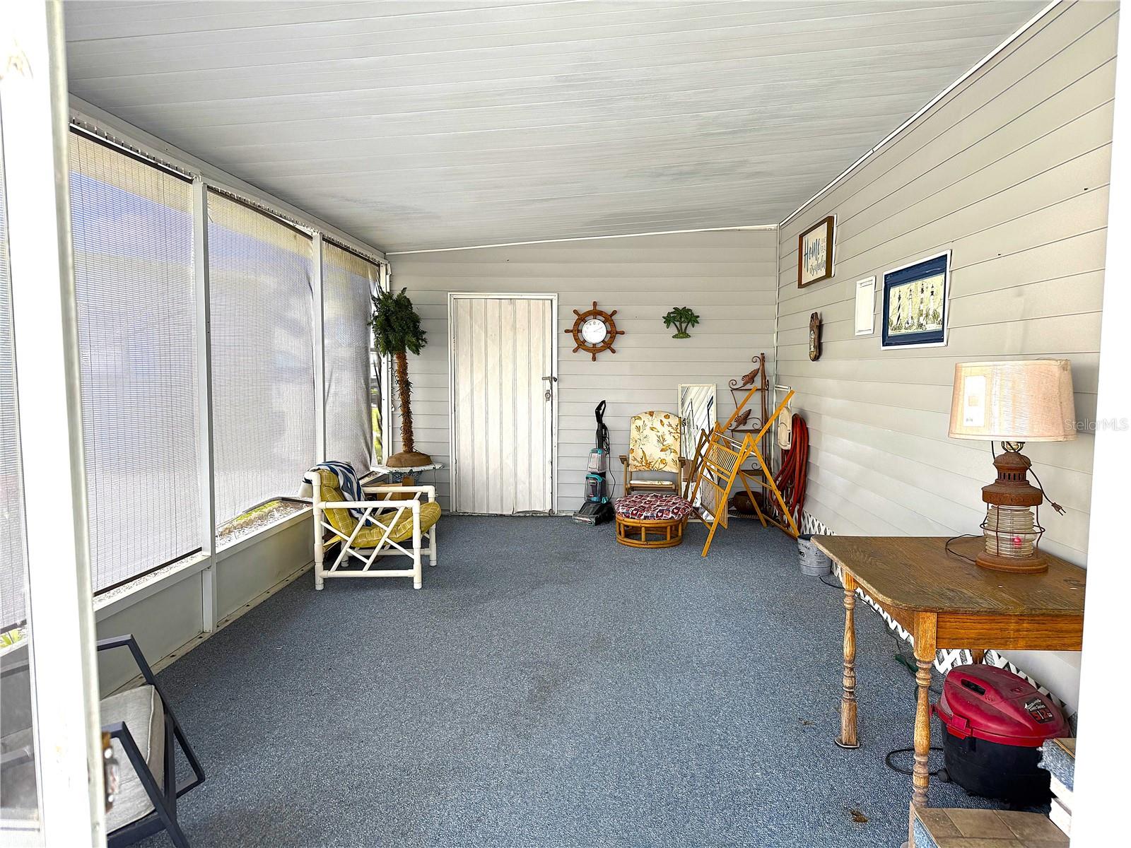 527 BLACKBURN BLVD — photo 3