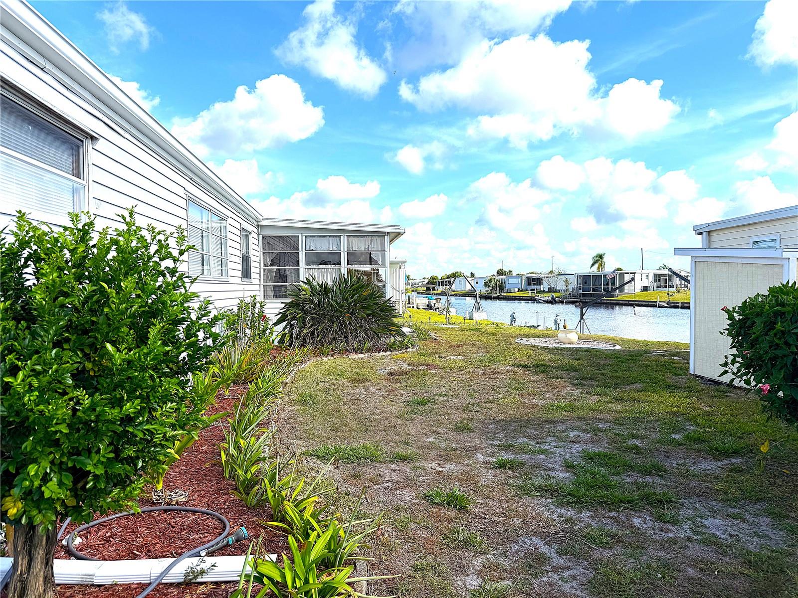 527 BLACKBURN BLVD — photo 27