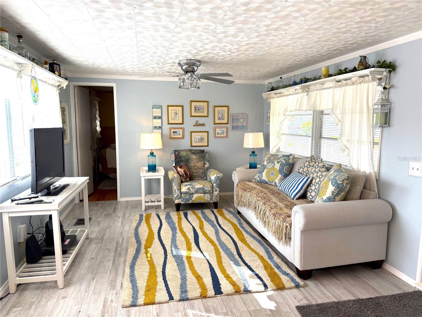 527 BLACKBURN BLVD — photo 8