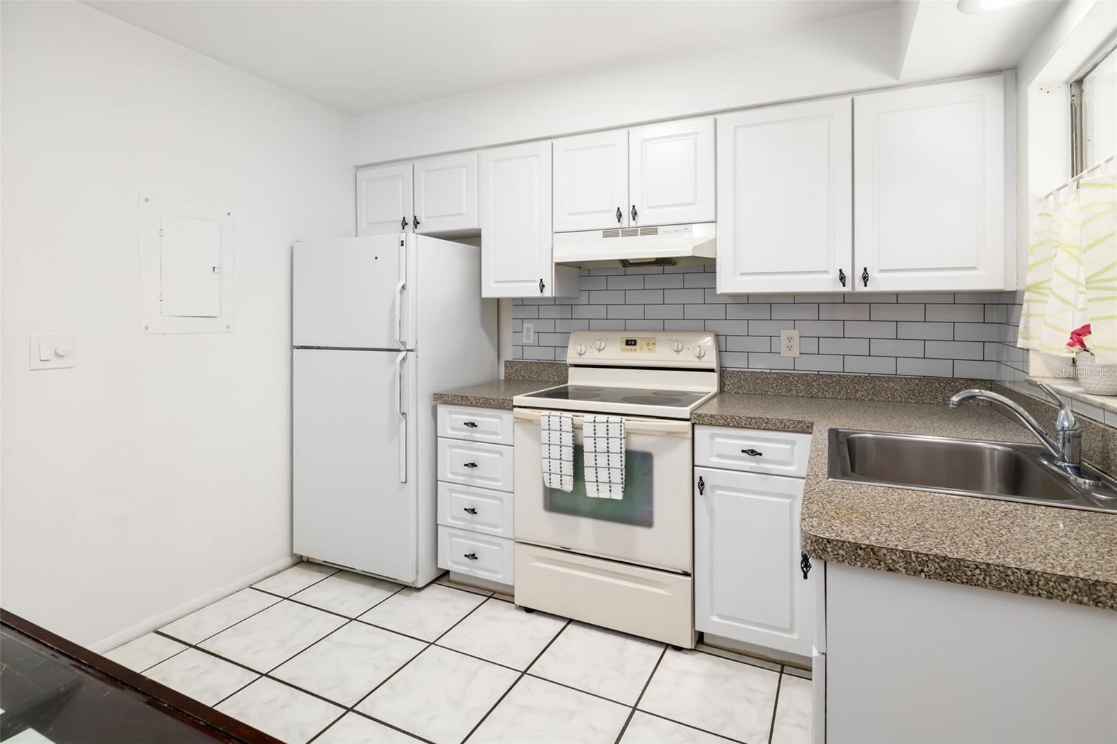4001 GROVELAND AVE — photo 20
