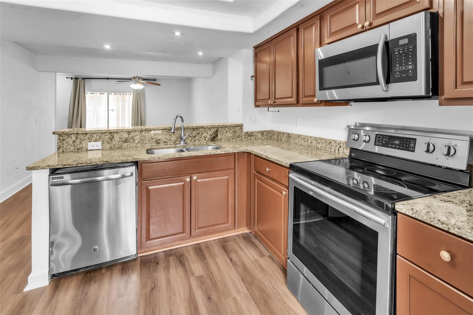 3303 BRIGADOON DR — photo 6