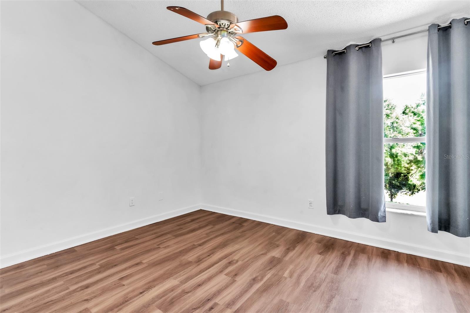 3303 BRIGADOON DR — photo 20