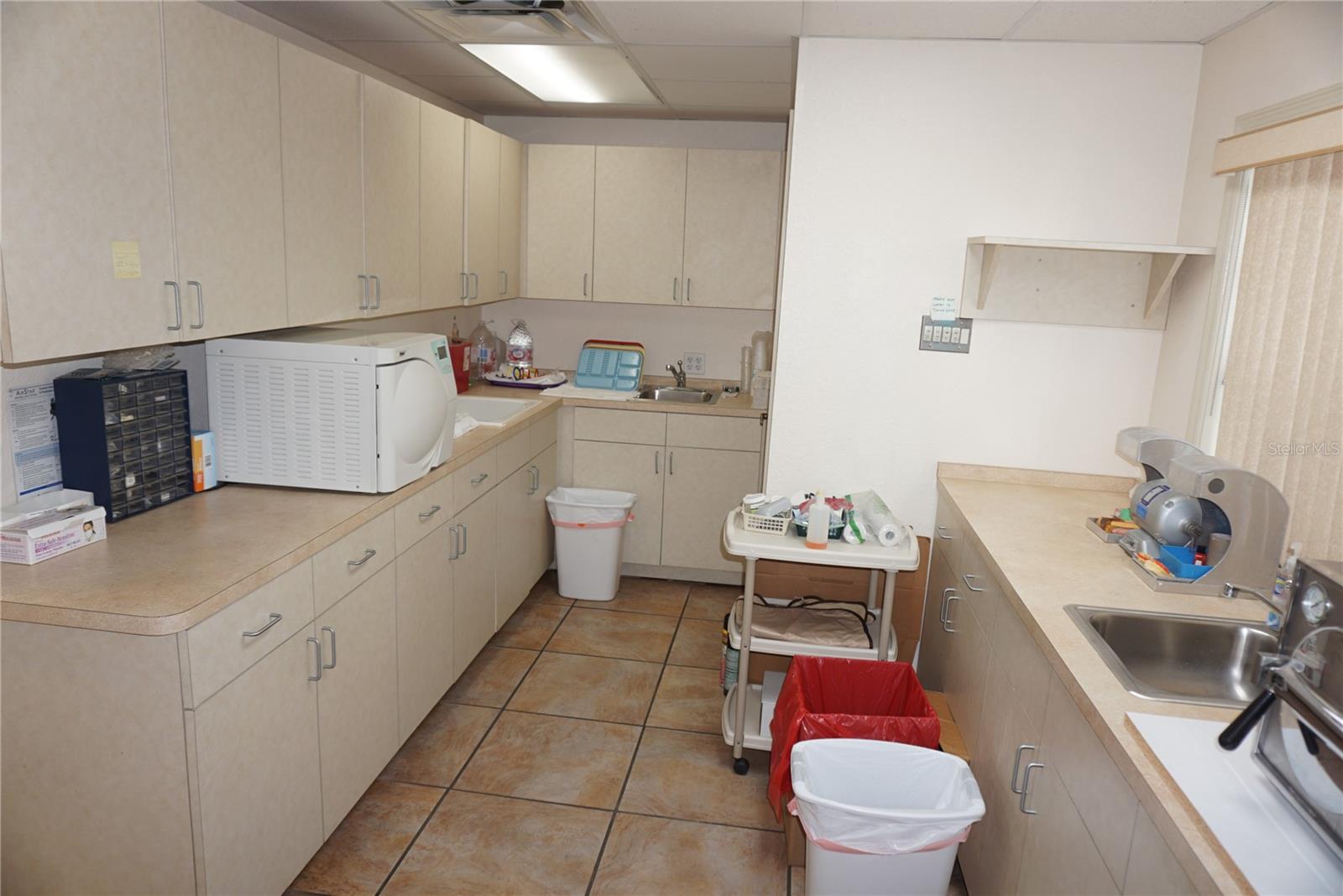 2910 & 2912 W WATERS AVE — photo 12