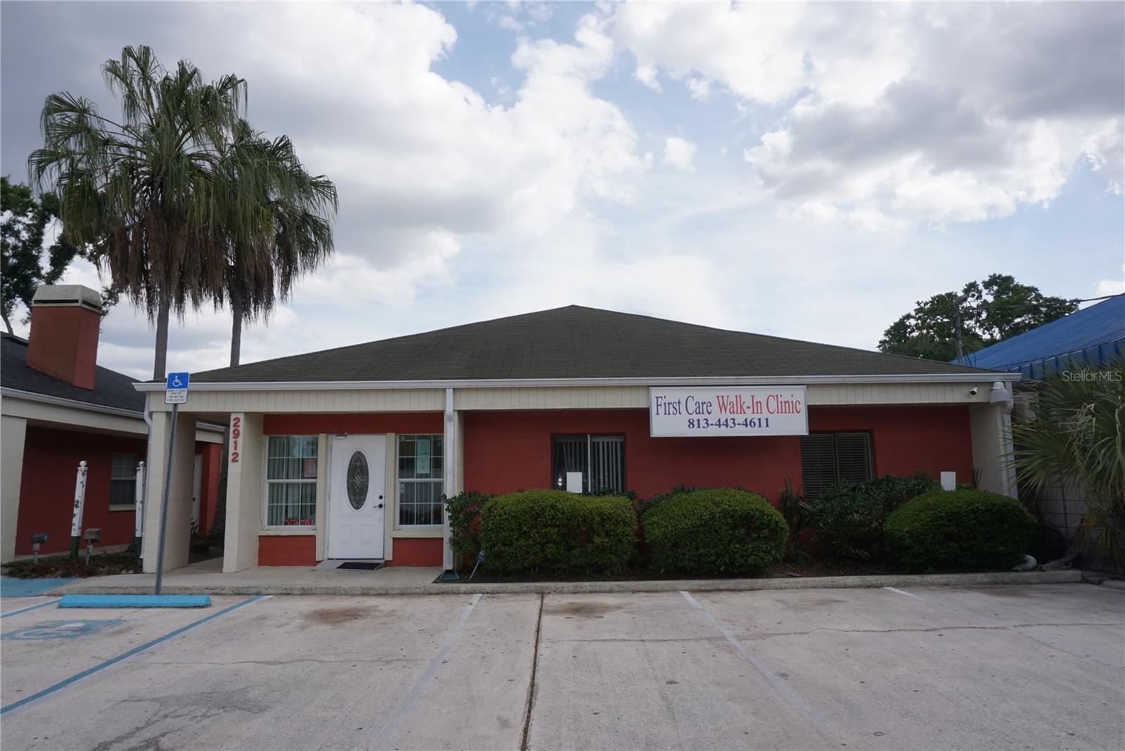 2910 & 2912 W WATERS AVE — photo 2