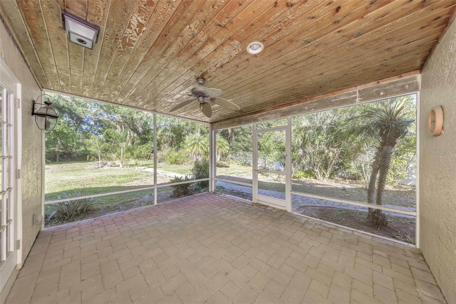 4101 WINDTREE DR — photo 19