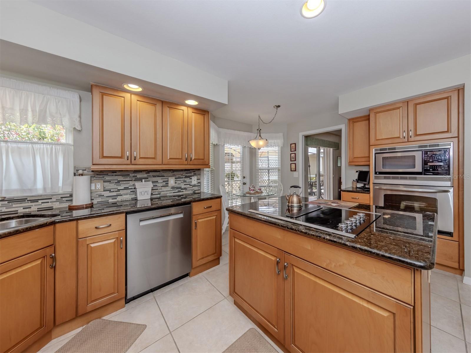 525 CLUBSIDE CIR #53 — photo 13