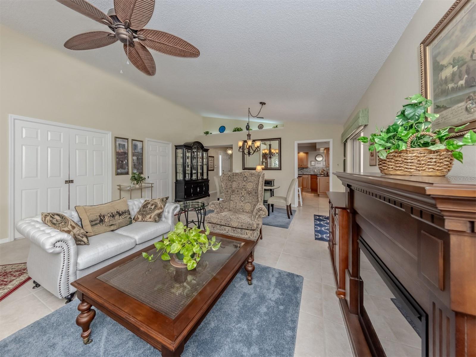 525 CLUBSIDE CIR #53 — photo 7