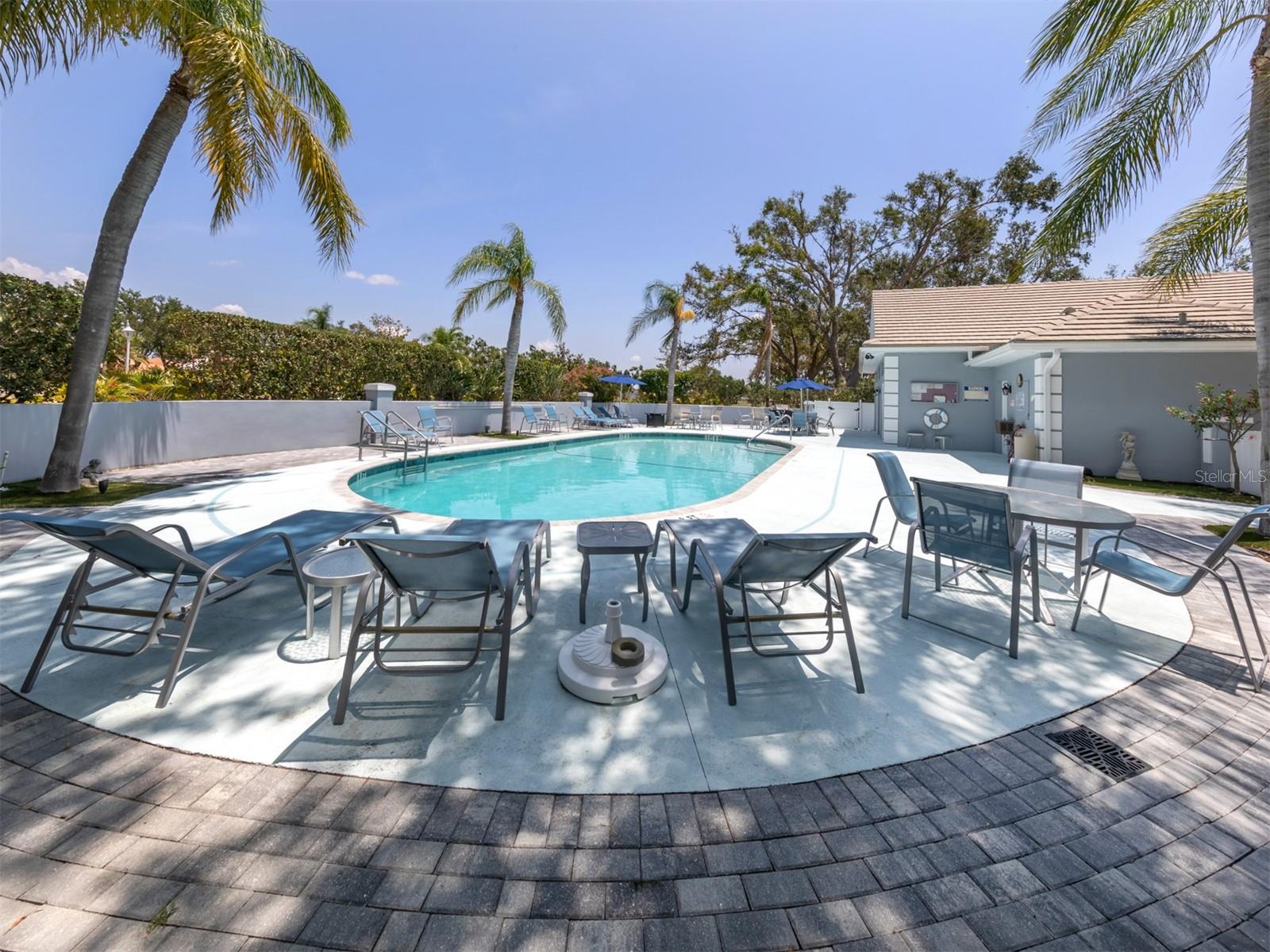 525 CLUBSIDE CIR #53 — photo 32