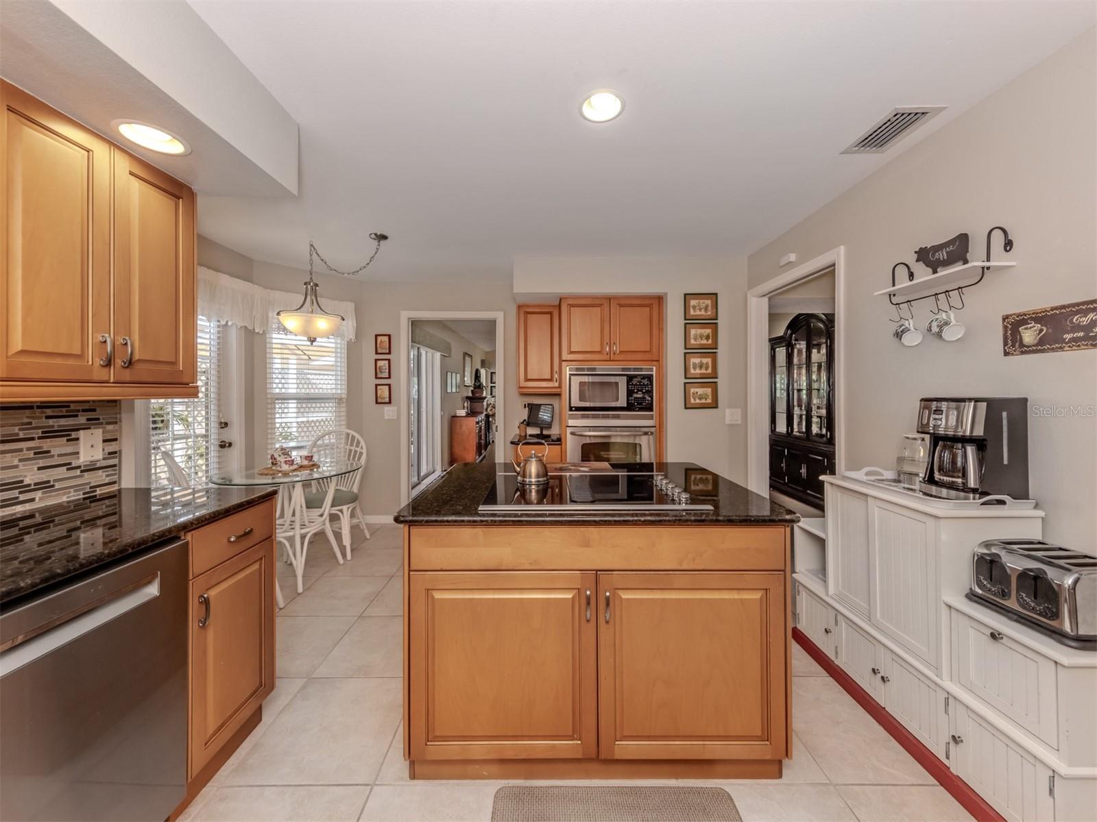 525 CLUBSIDE CIR #53 — photo 14