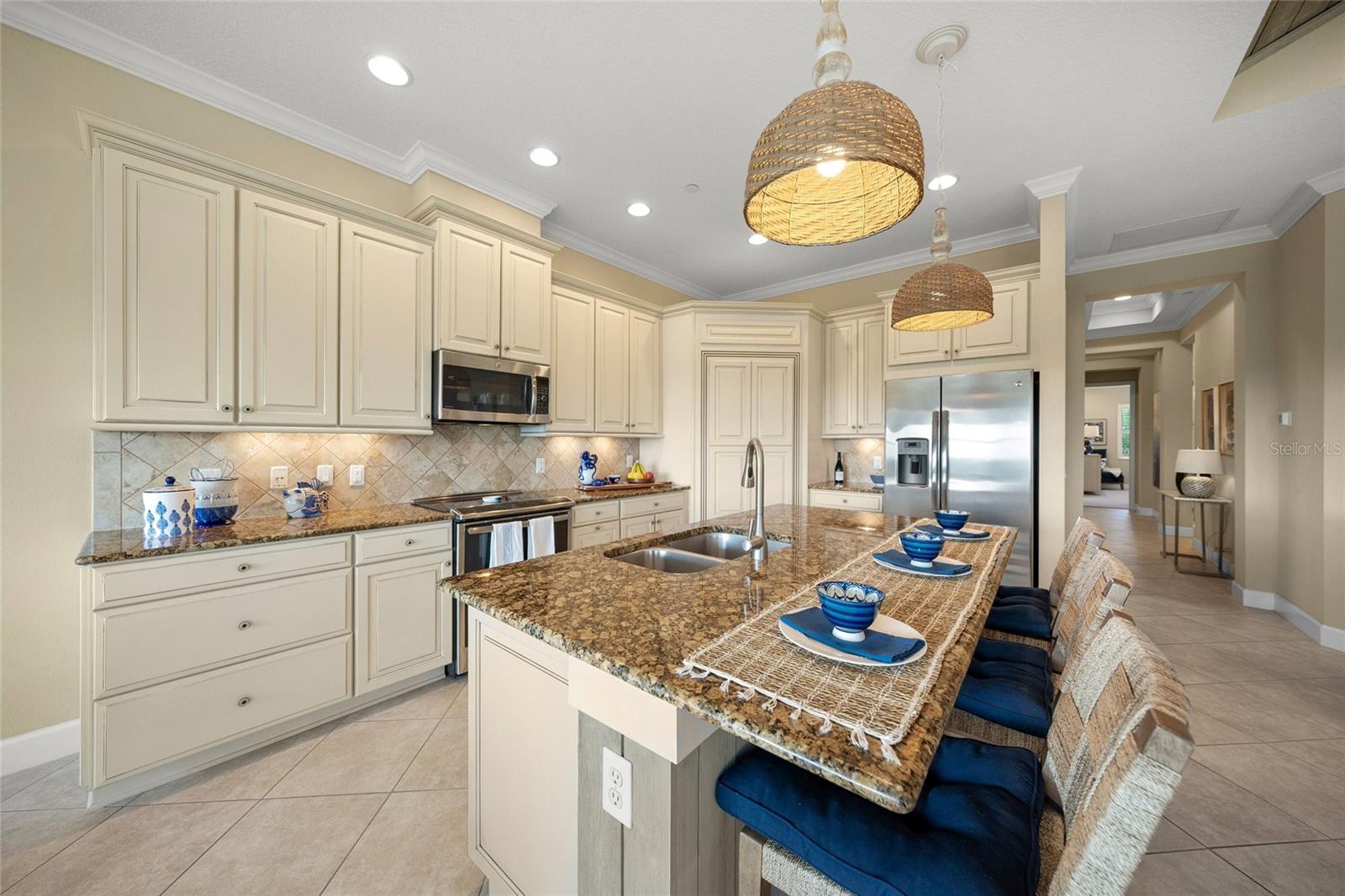 229 SAPPHIRE LAKE DR #201 — photo 7