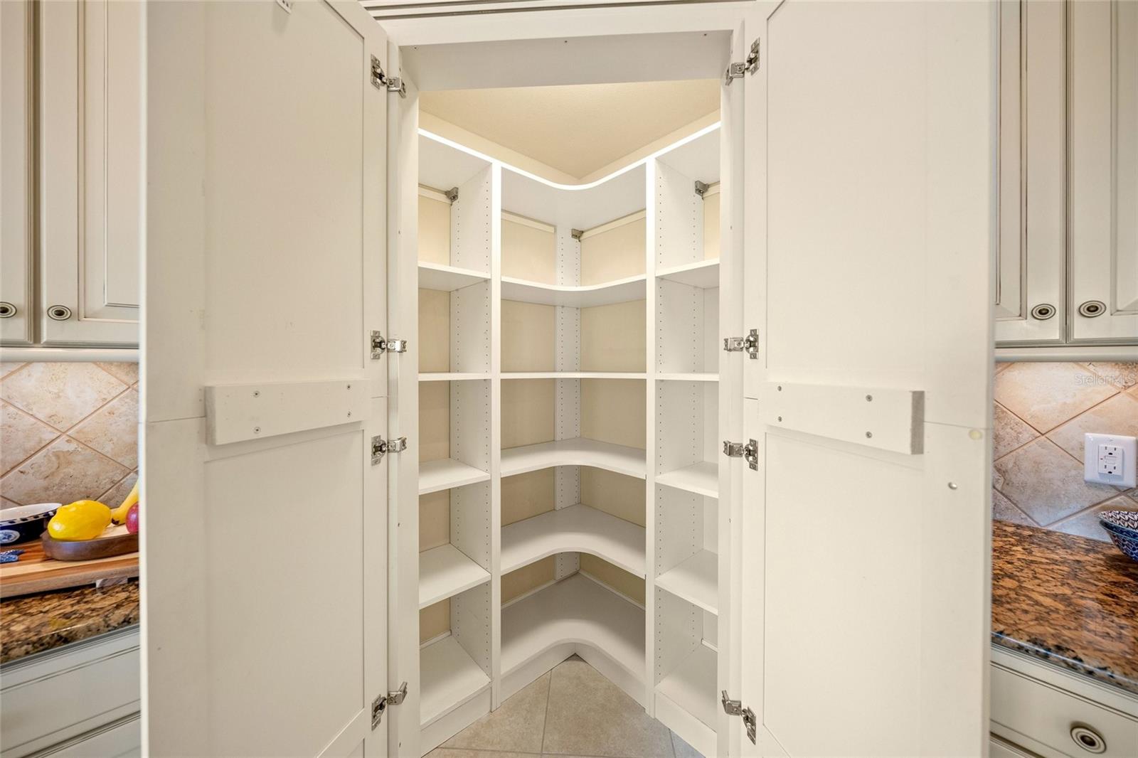 229 SAPPHIRE LAKE DR #201 — photo 8