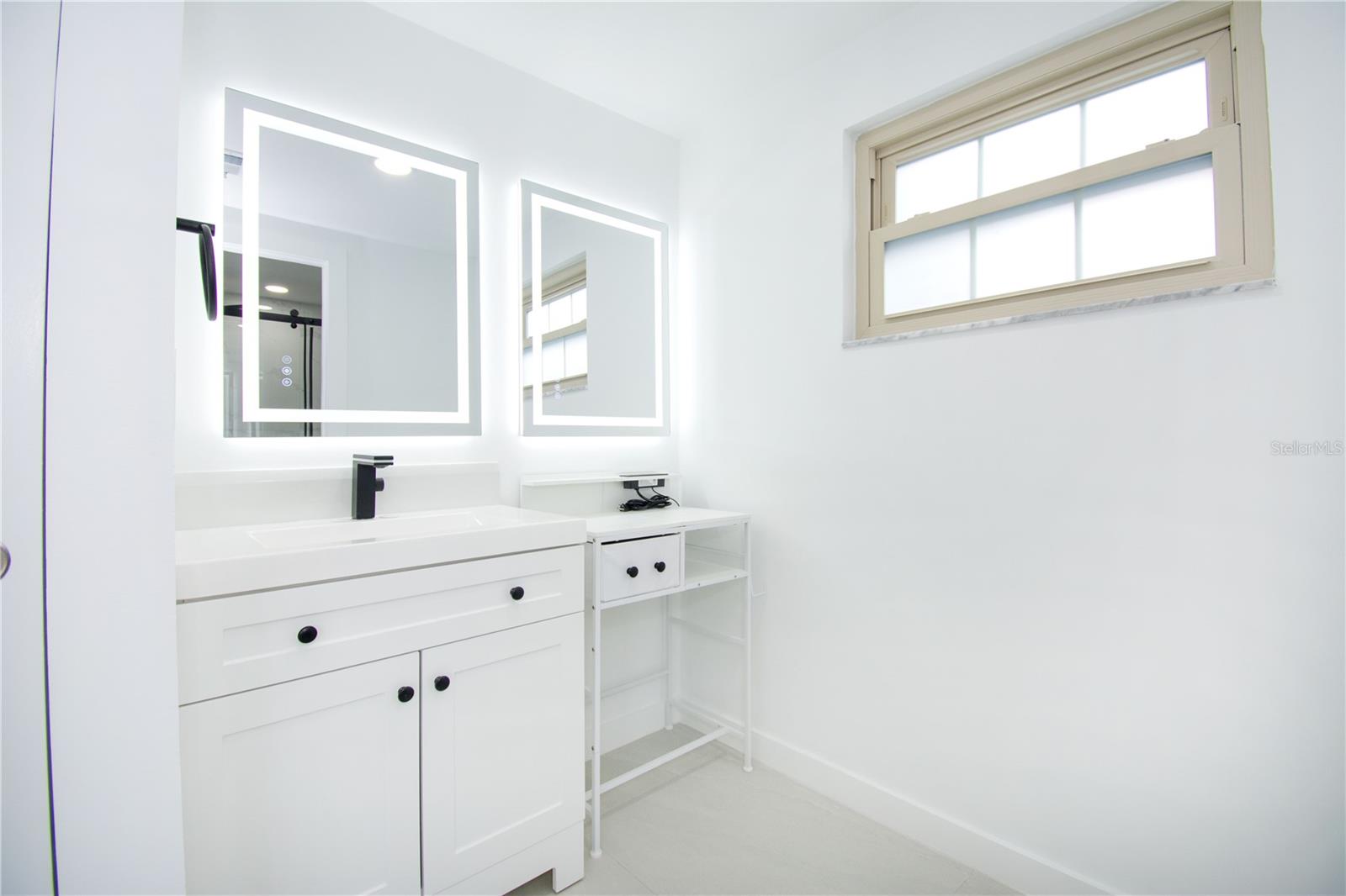 9409 LONSDALE CT — photo 12