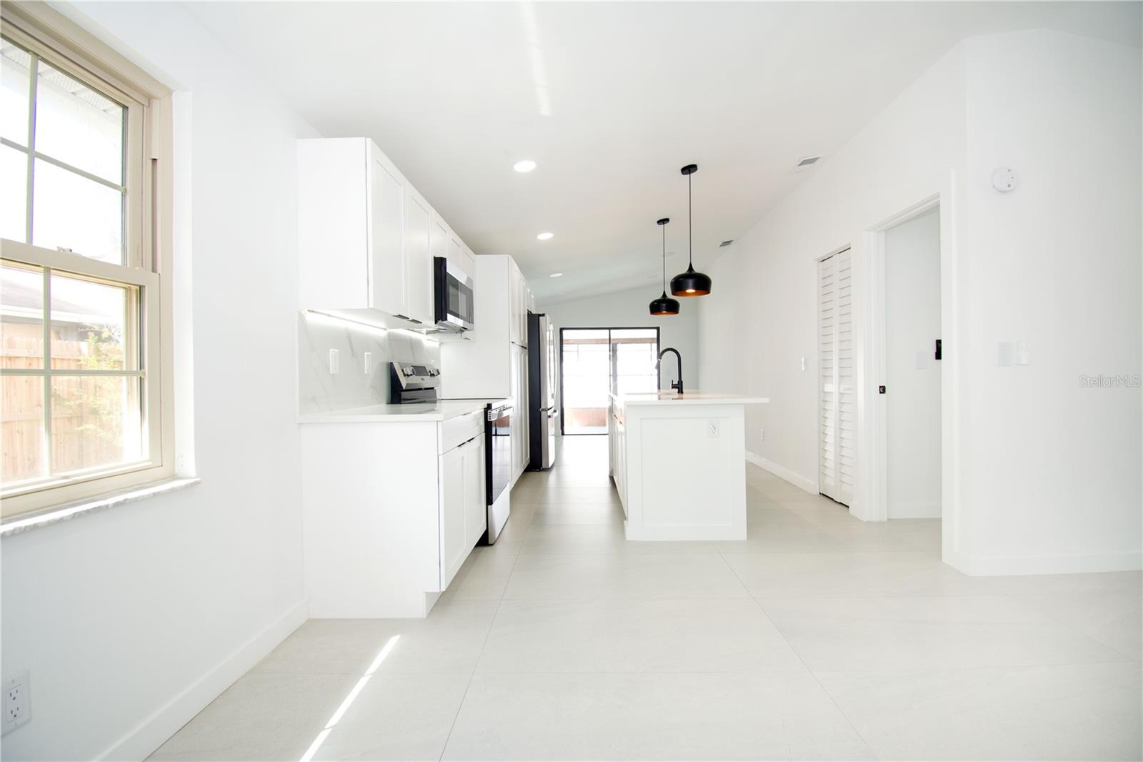 9409 LONSDALE CT — photo 23