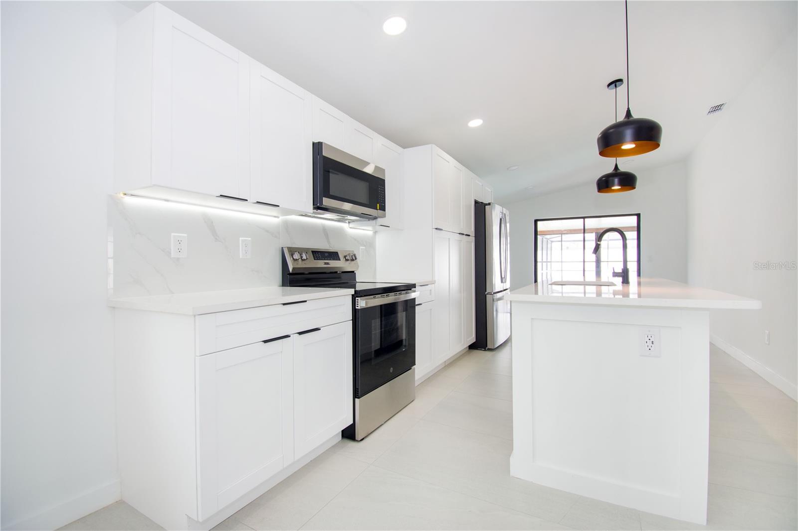 9409 LONSDALE CT — photo 22