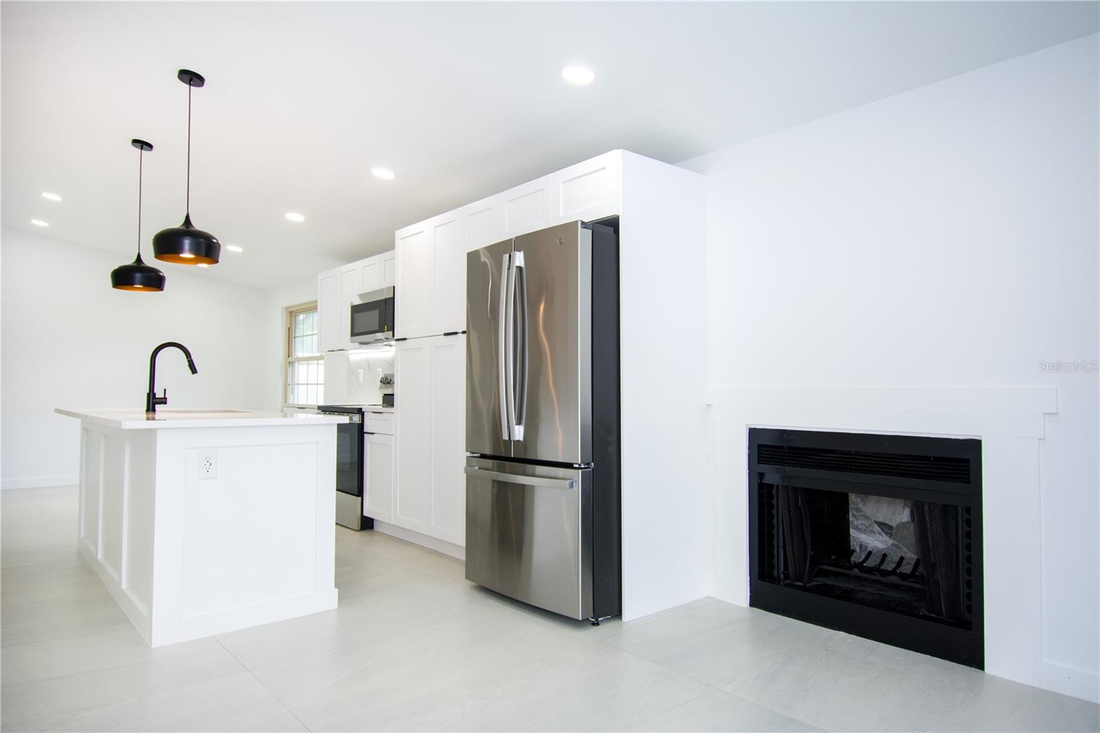 9409 LONSDALE CT — photo 2