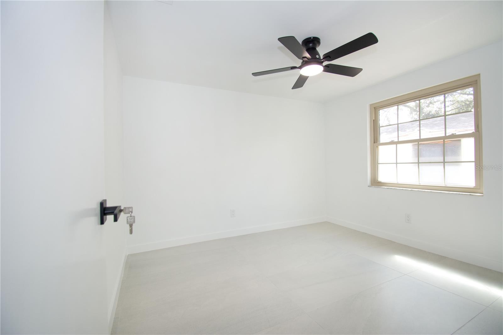 9409 LONSDALE CT — photo 18