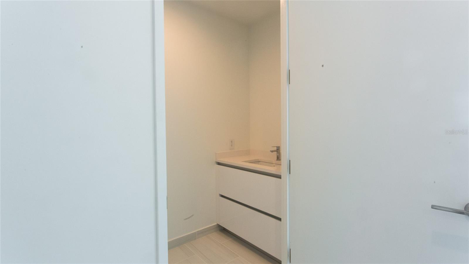 400 CENTRAL AVE #1003 — photo 20