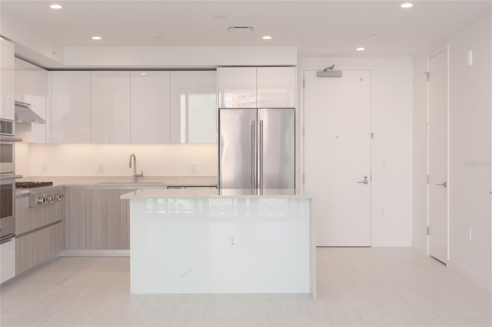 400 CENTRAL AVE #1003 — photo 10