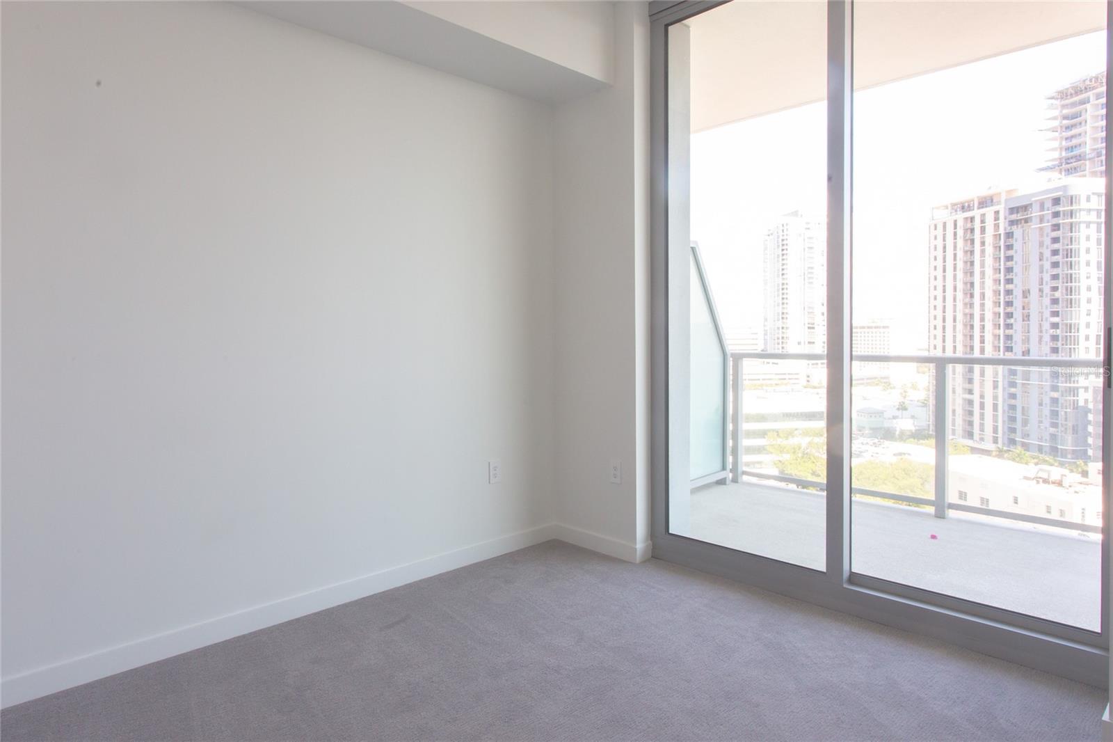 400 CENTRAL AVE #1003 — photo 18