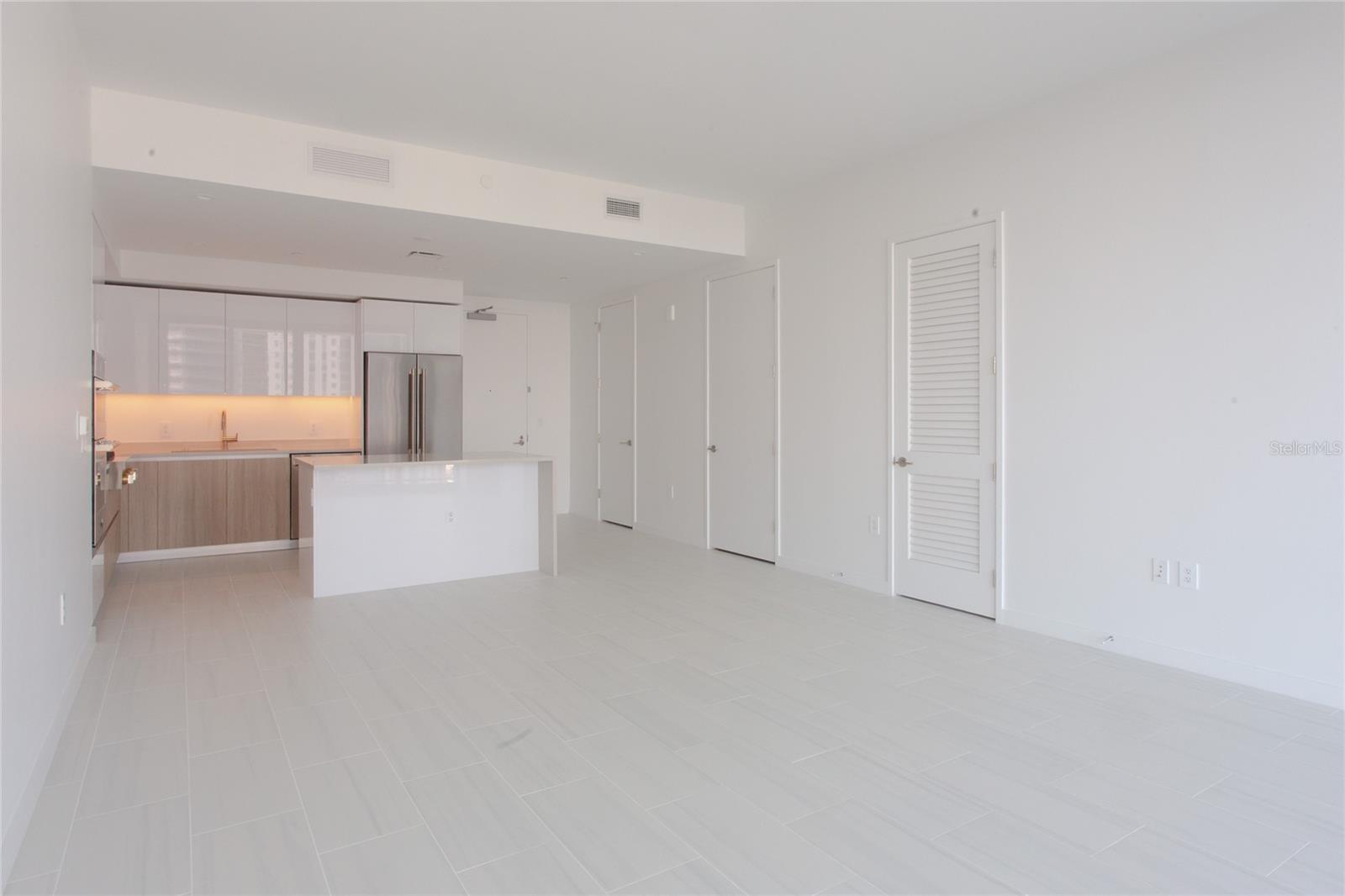 400 CENTRAL AVE #1003 — photo 11