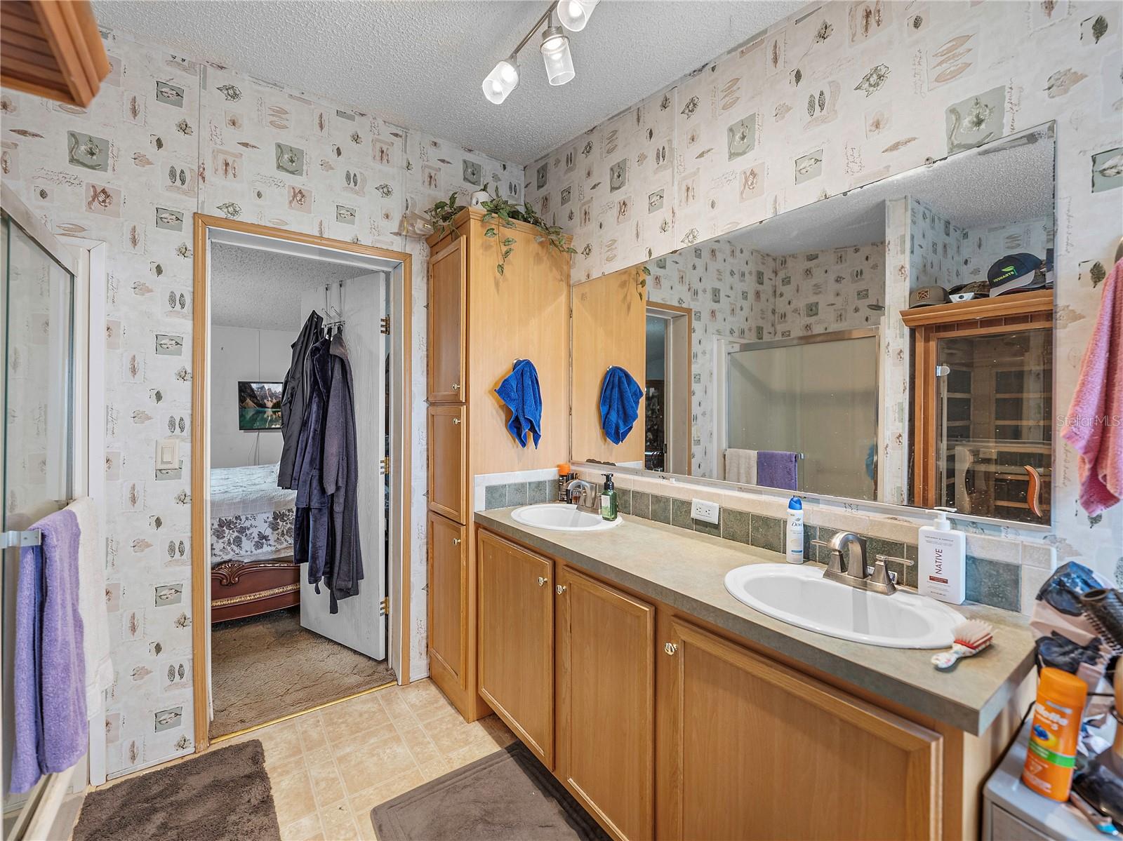 11404 LITHIA PINECREST RD — photo 34