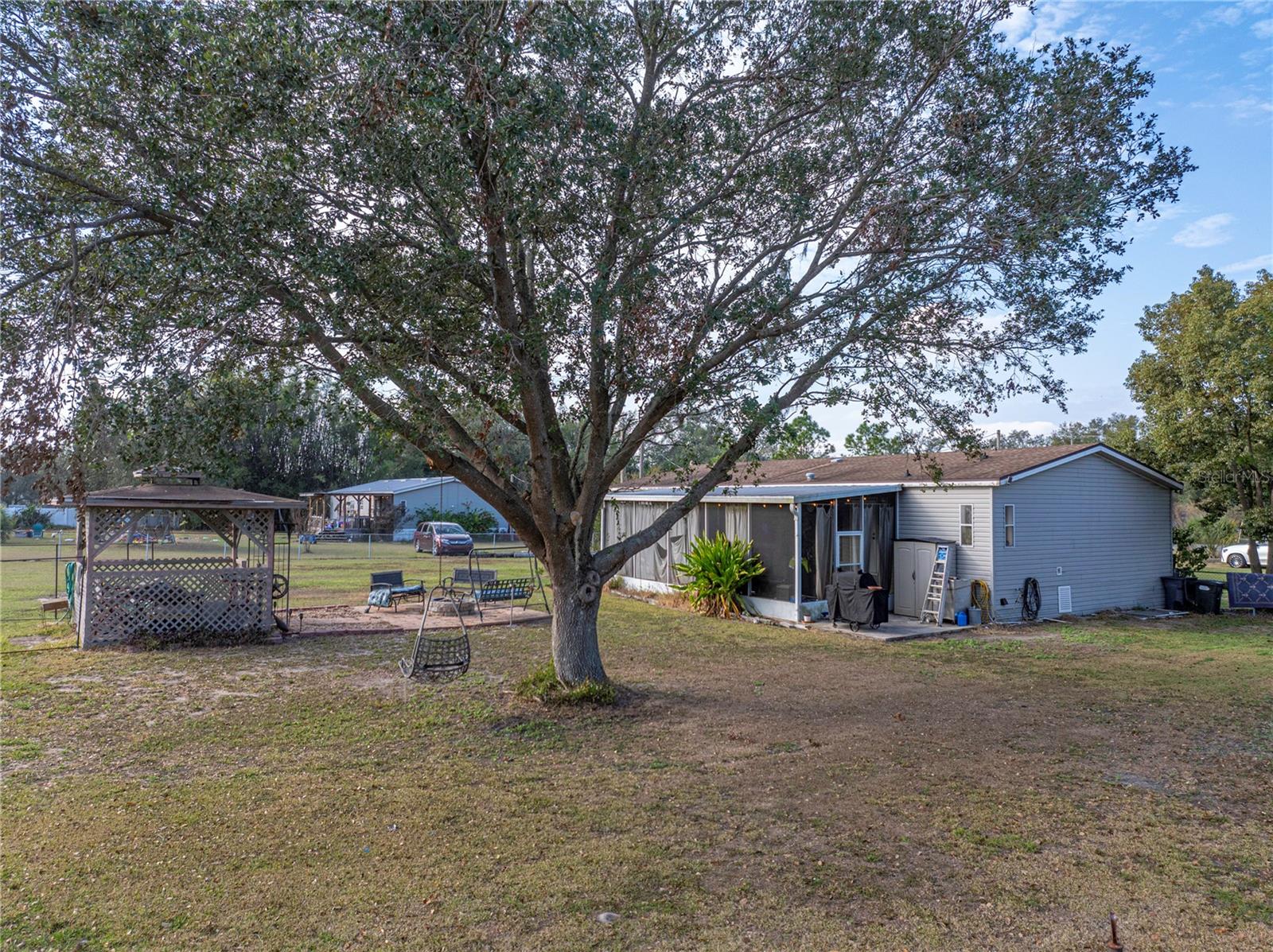 11404 LITHIA PINECREST RD — photo 49