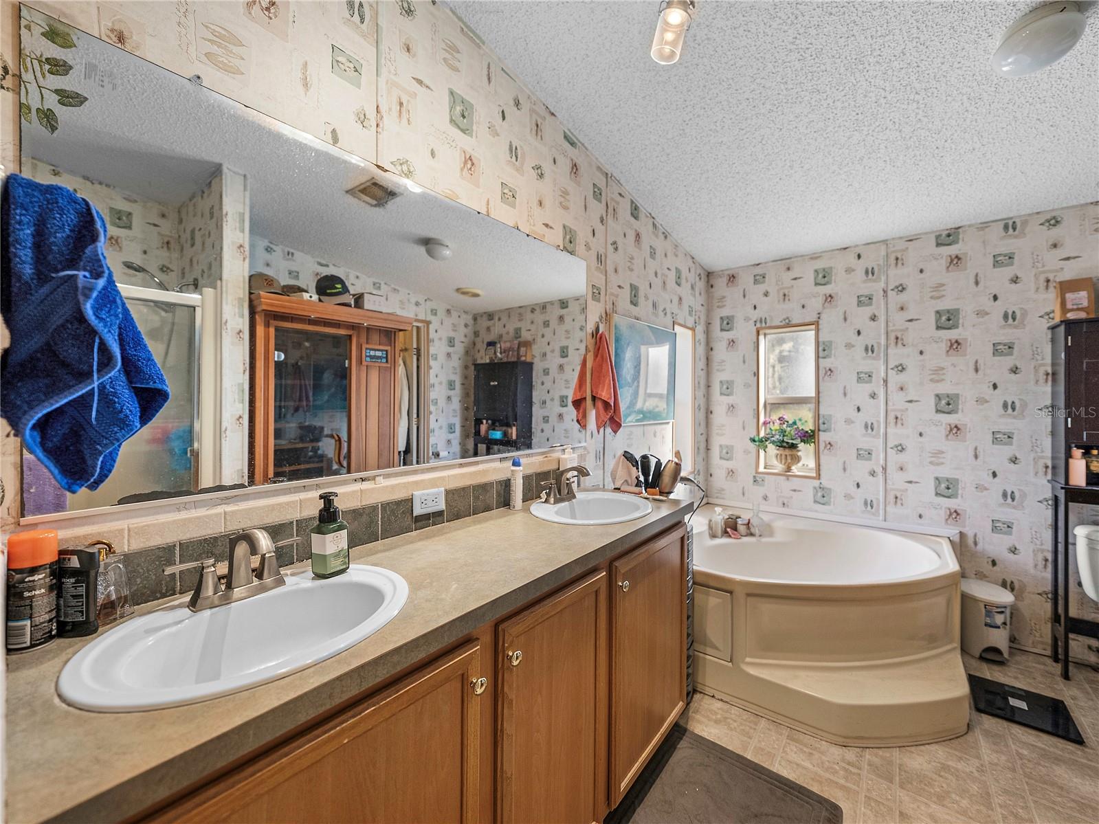11404 LITHIA PINECREST RD — photo 33