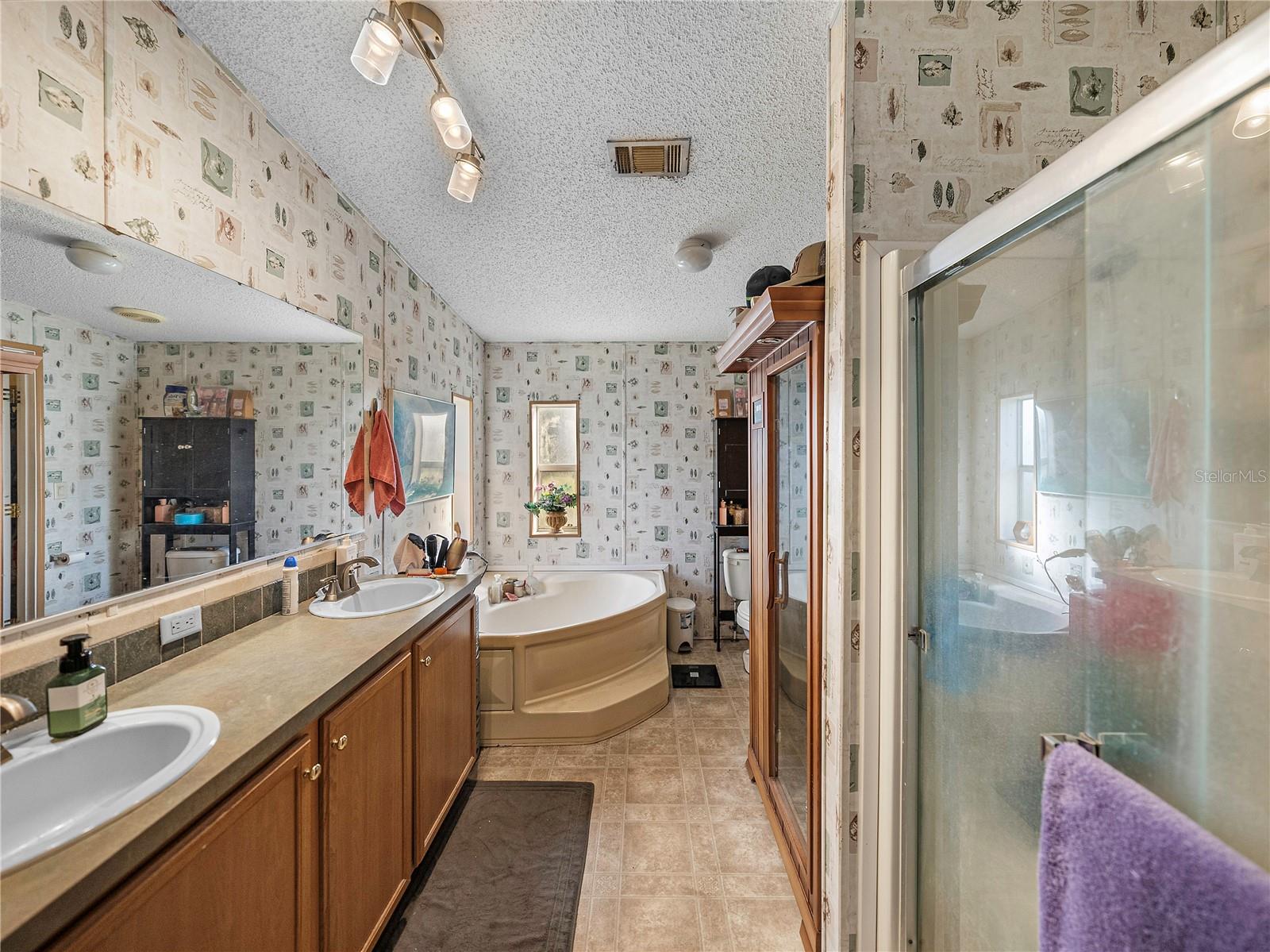 11404 LITHIA PINECREST RD — photo 32