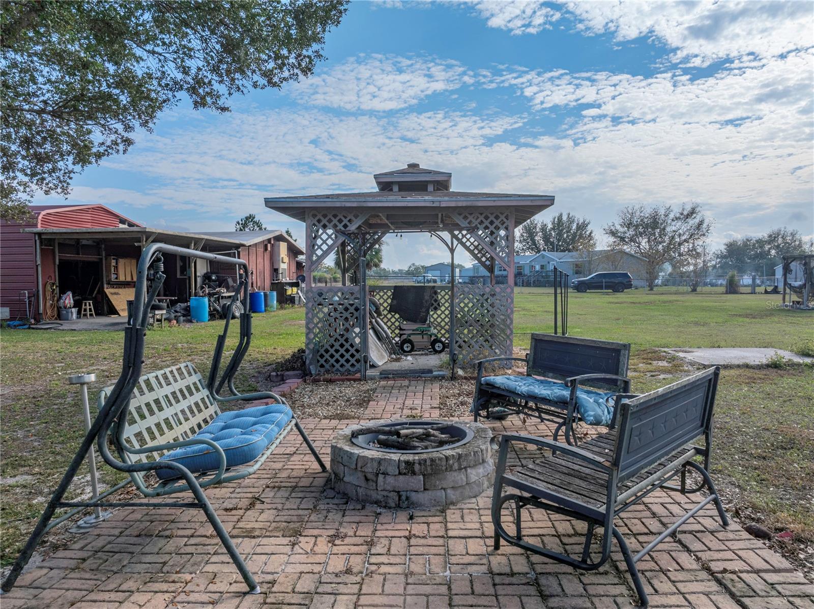 11404 LITHIA PINECREST RD — photo 47