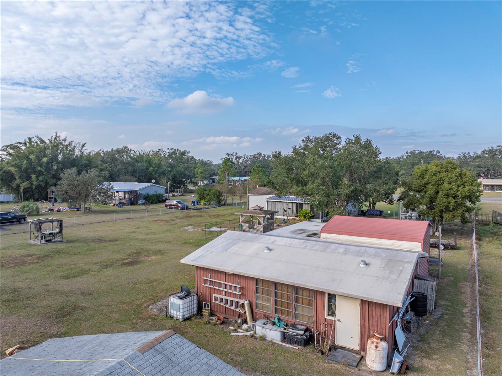 11404 LITHIA PINECREST RD — photo 63