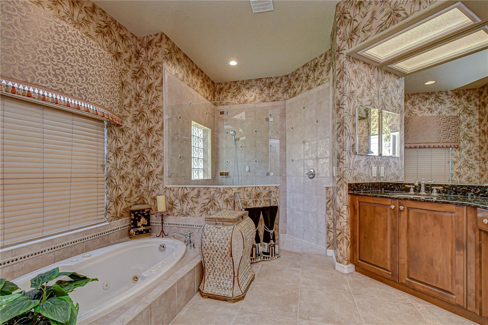 20915 LAKE VIENNA DR — photo 19