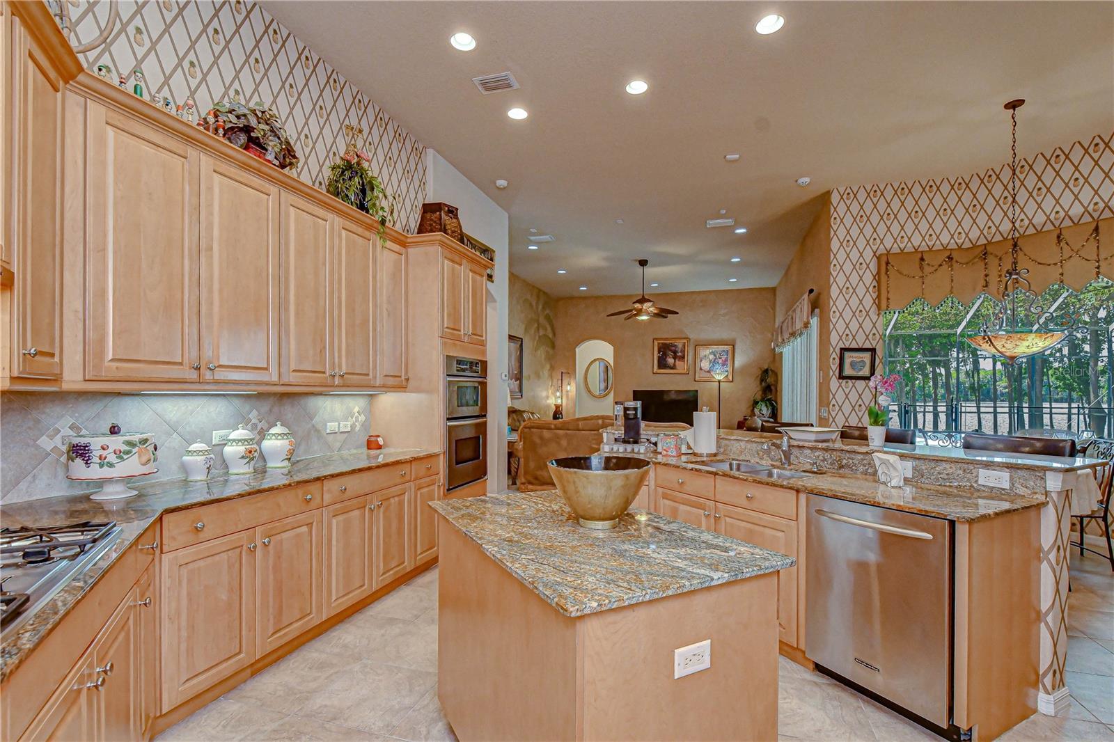 20915 LAKE VIENNA DR — photo 12