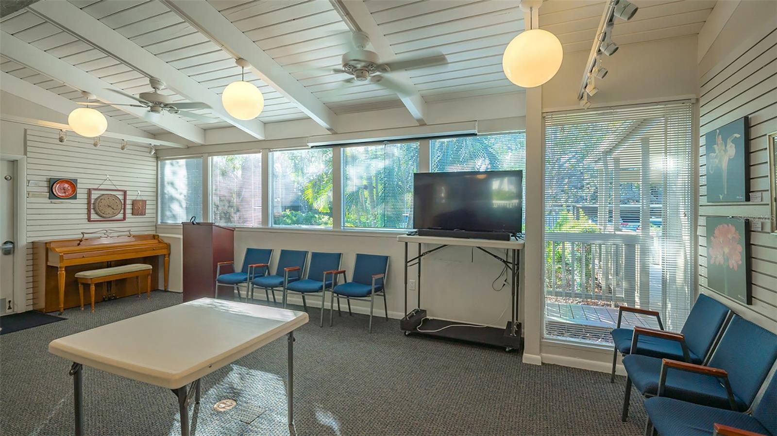 1720 GLENHOUSE DR #326 — photo 32