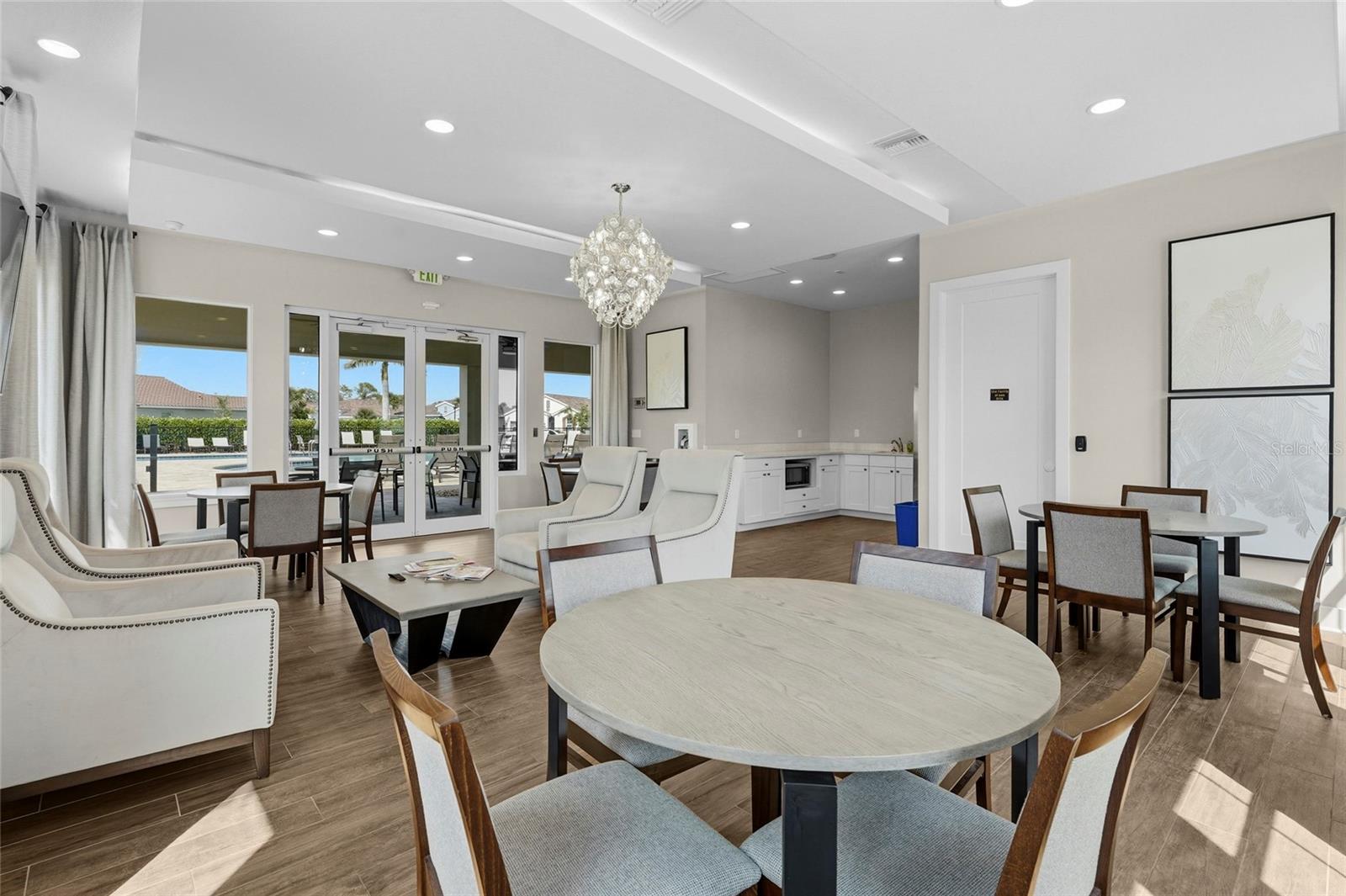 617 MISTIFLOWER CIR — photo 81