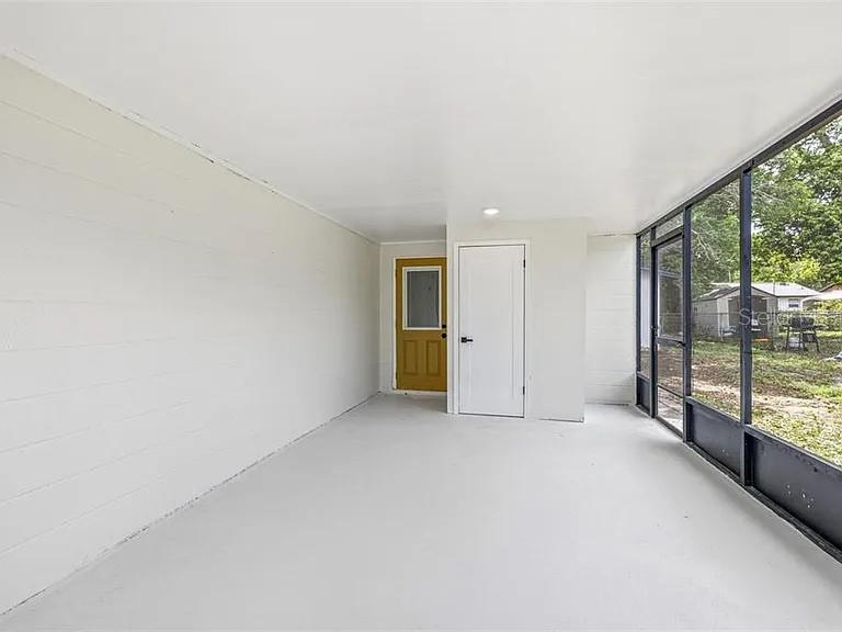39252 HEIGHTS AVE — photo 11