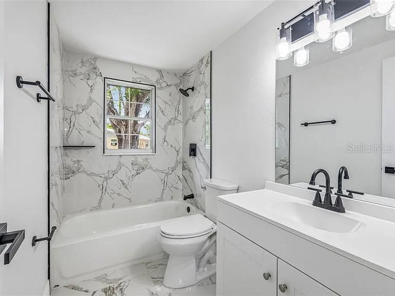 39252 HEIGHTS AVE — photo 8