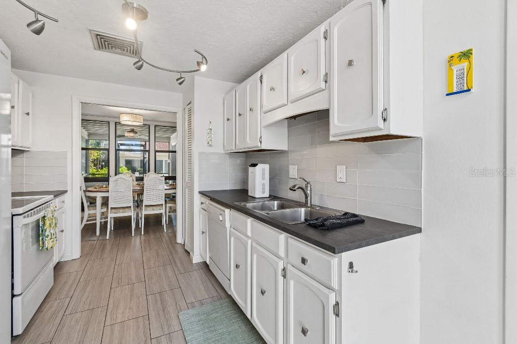 500 PARK BLVD S #24 — photo 12