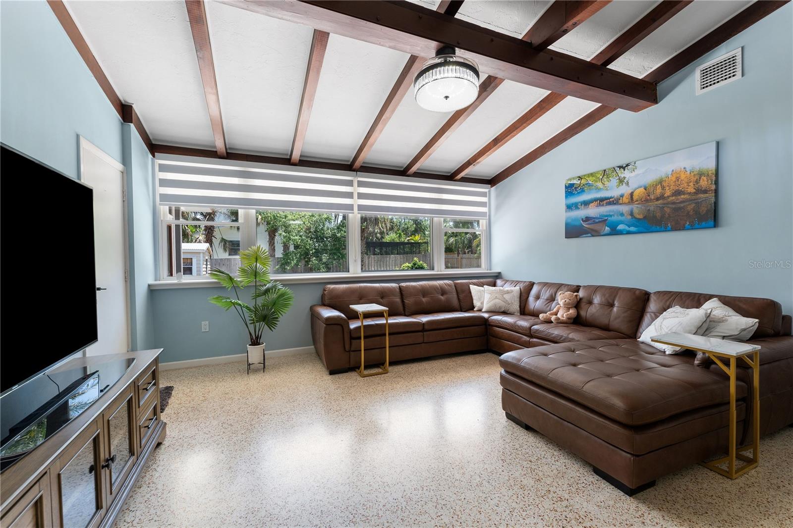 138 PEARL AVE — photo 4