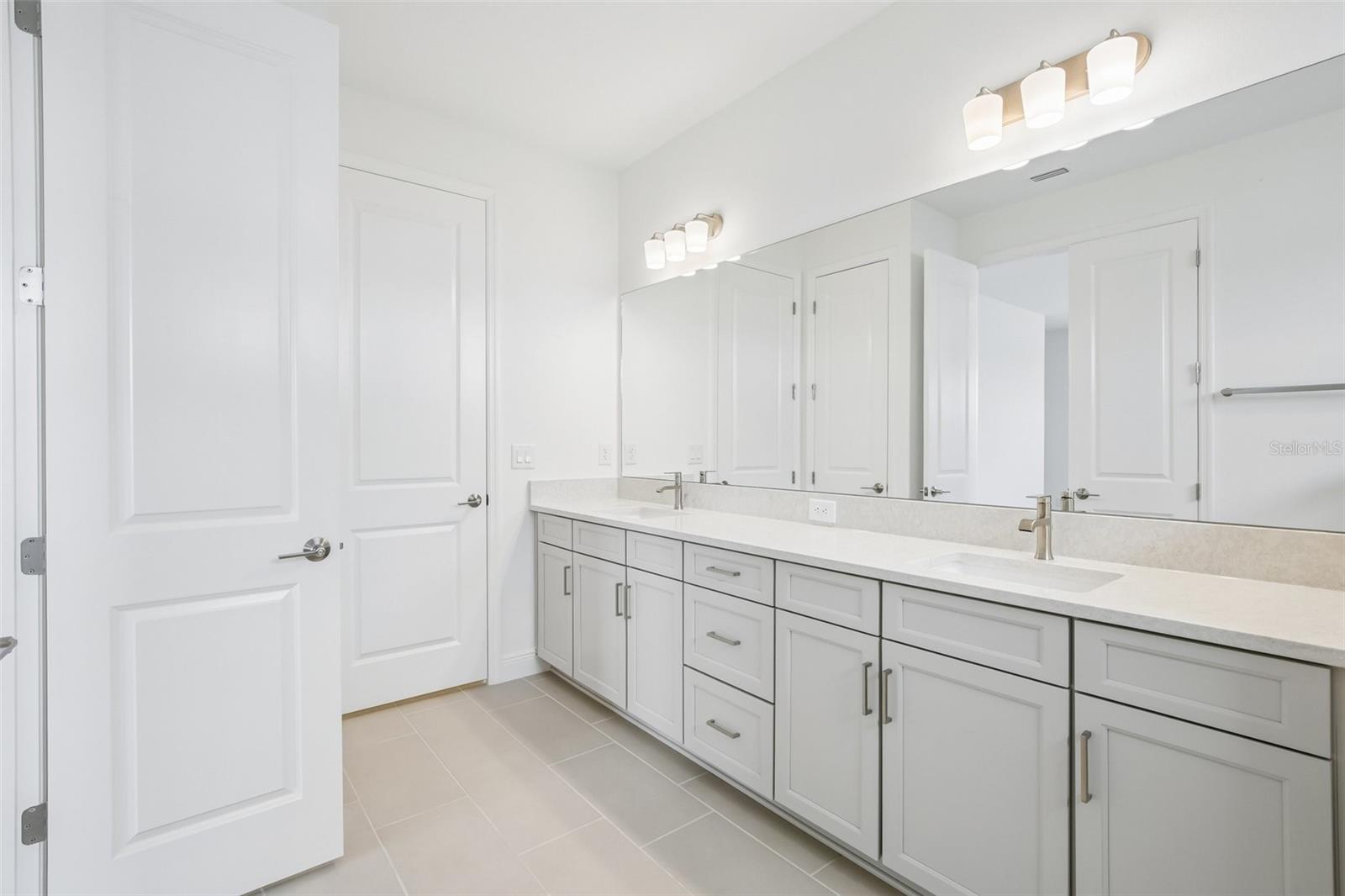 7574 HAWKSTONE DR — photo 26