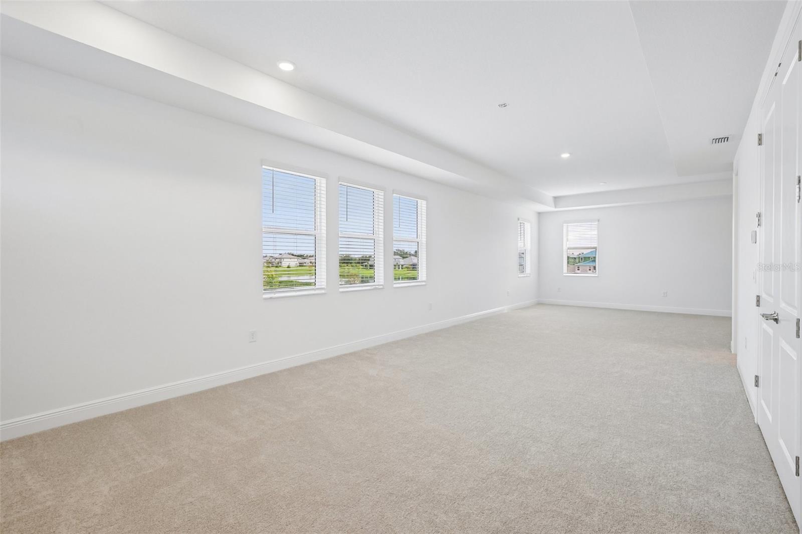 7574 HAWKSTONE DR — photo 32