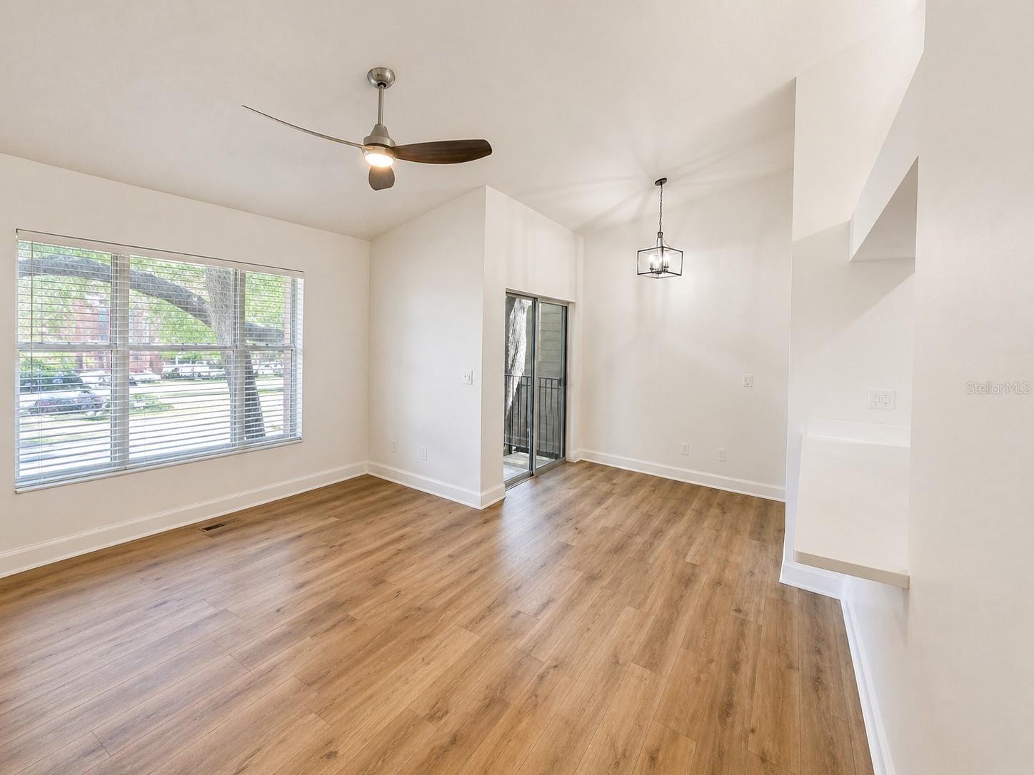 607 S WESTLAND AVE #19 — photo 8