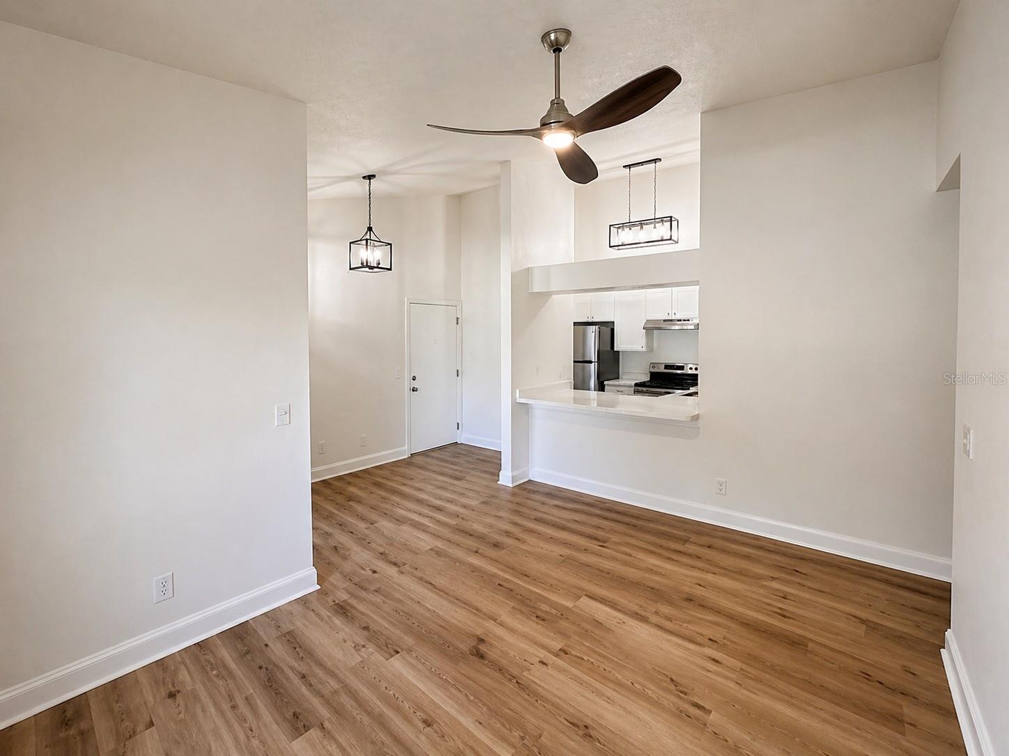 607 S WESTLAND AVE #19 — photo 4