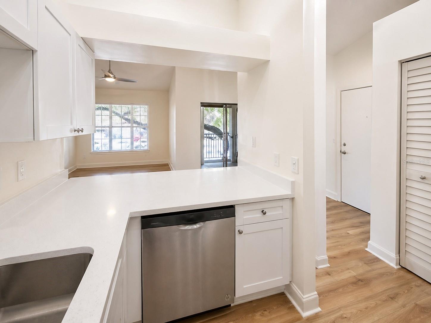 607 S WESTLAND AVE #19 — photo 9