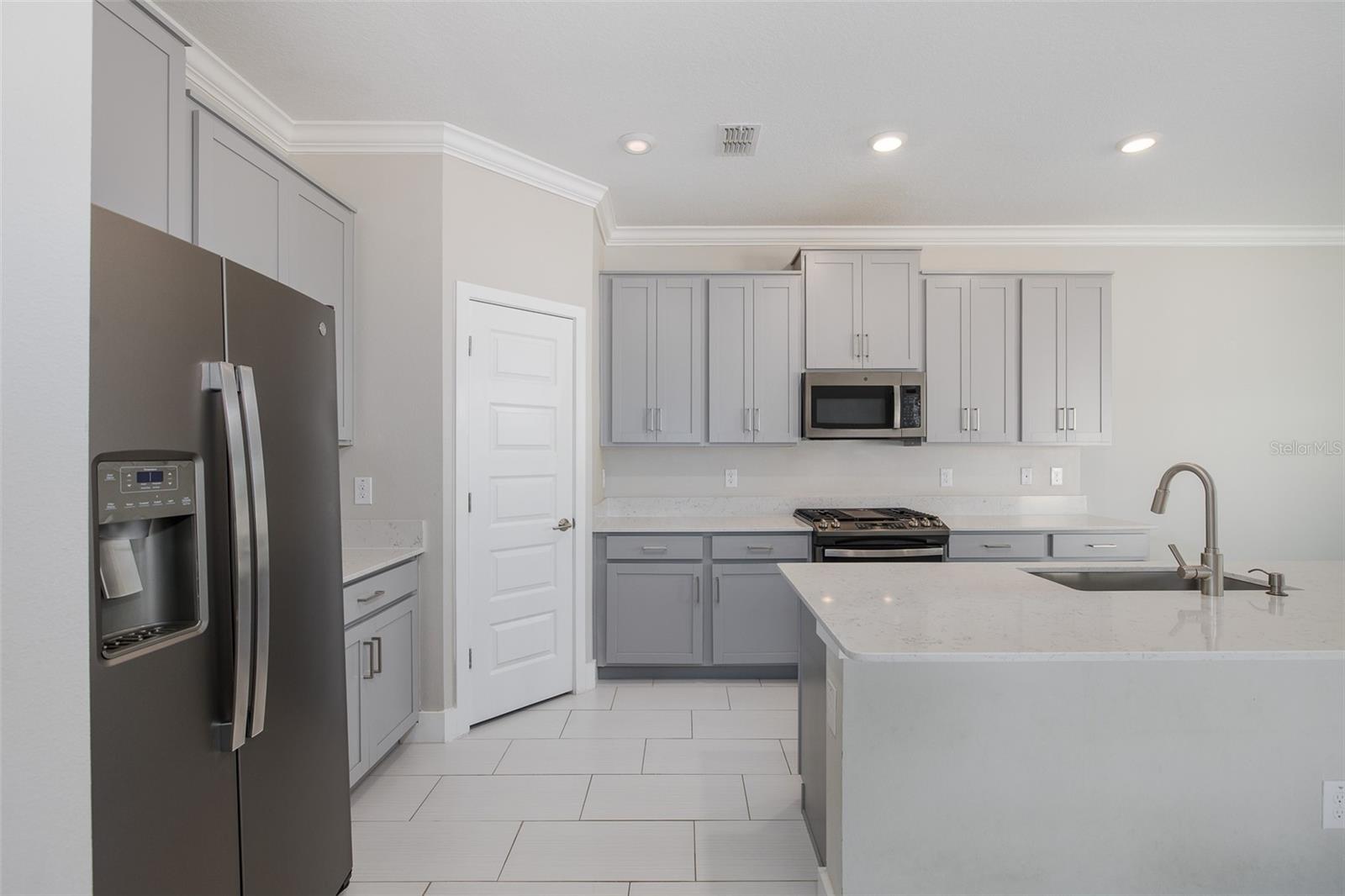 8598 CAMPUS WOODS WAY — photo 14