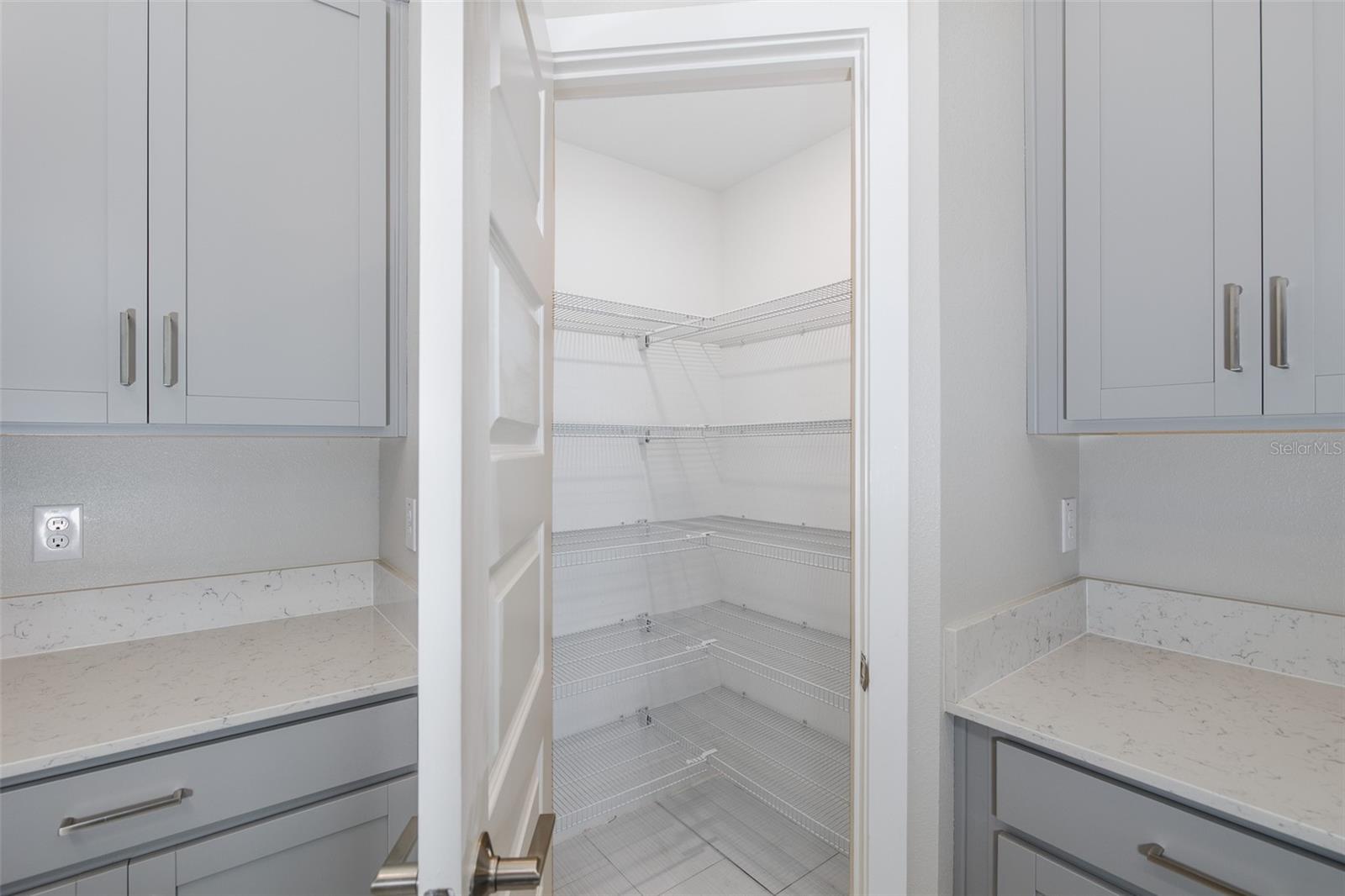 8598 CAMPUS WOODS WAY — photo 17